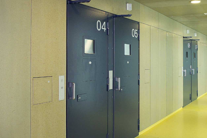 img-1